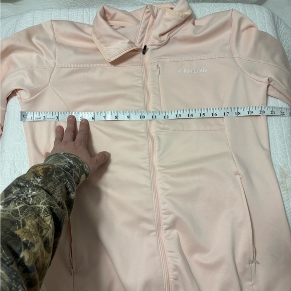 Columbia Women's Light Pink lightweight zip up - Picture 7 of 8